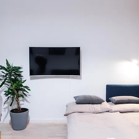 Cozy Minimalist Retreat In The Heart Of 布拉格