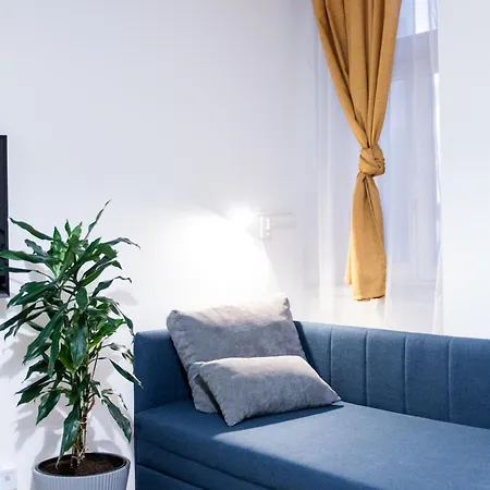 Cozy Minimalist Retreat In The Heart Of