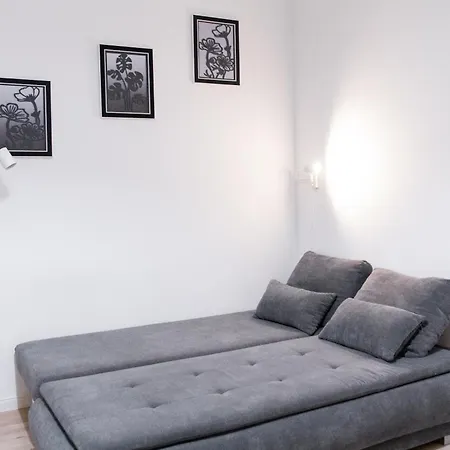 Cozy Minimalist Retreat In The Heart Of 公寓