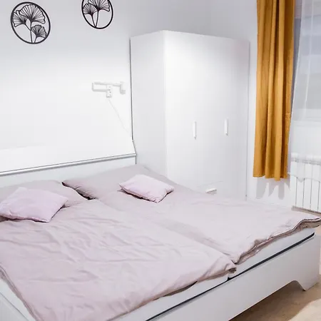 Cozy Minimalist Retreat In The Heart Of Апартаменты Прага