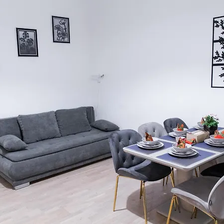 Cozy Minimalist Retreat In The Heart Of *