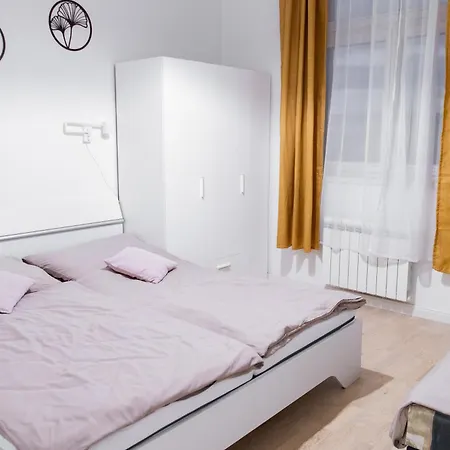 Cozy Minimalist Retreat In The Heart Of * Praga